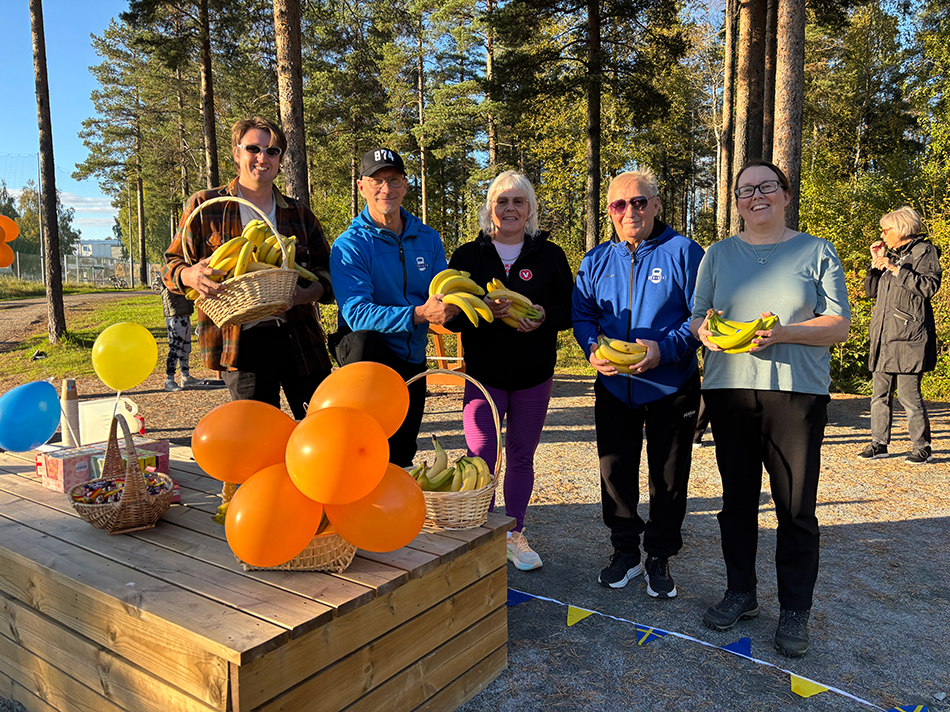 Gänget samlade inför invigningen av Hertsö utegym 10 september 2026. 